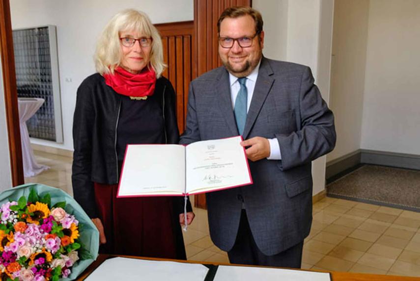 Wortmalerin L Willems mit dem Niederrheinischen Literaturpreis ausgezeichnet